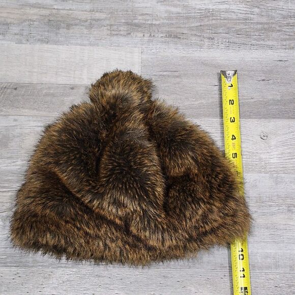 Albertus Swanepoel 2011 faux fur pom pom hat one size - Picture 2 of 5